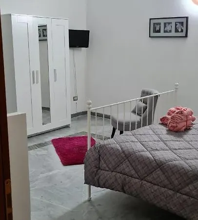 Le Ginestre In Centro Bed & Breakfast