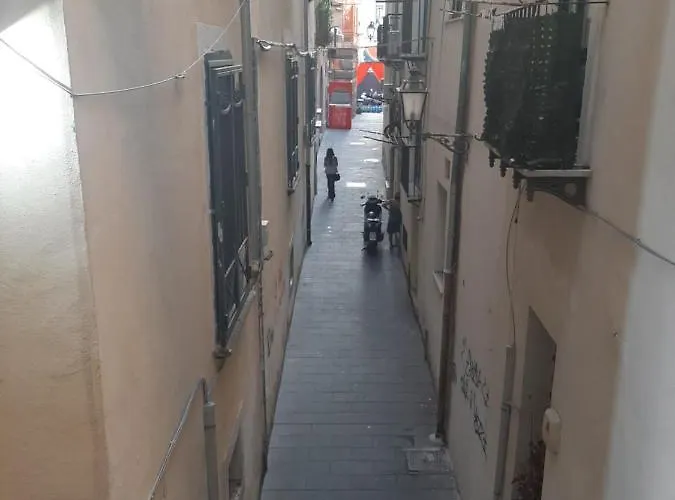 Oda ve Kahvaltı Le Ginestre In Centro Salerno