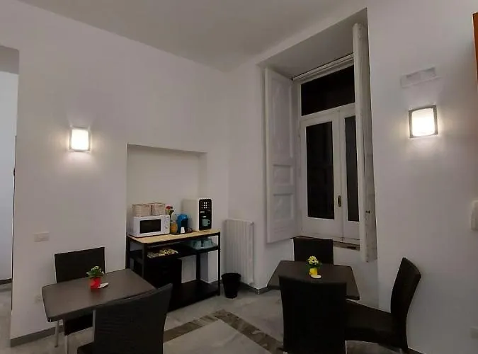 Oda ve Kahvaltı Le Ginestre In Centro Salerno