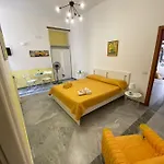 Le Ginestre In Centro Bed & Breakfast 3*