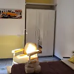 Le Ginestre In Centro Bed & Breakfast 3*